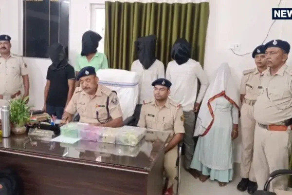नेहा झा के बाद अब मुजफ्फरपुर में काजल, 50 लाख का माल लेकर किया 1200KM का सफर, 4 दोस्तों संग धराई