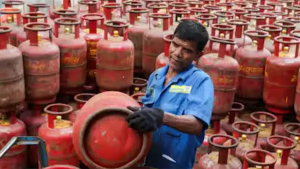 Bharat Gas LPG: भारत गैस ग्राहकों के लिए खुशखबरी, अब पैसे नहीं होने पर भी मिलेगा सिलेंडर, जानें कैसे