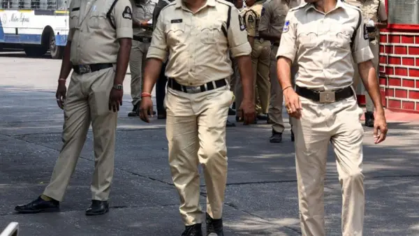 ड्रग्स देते, रेप करते. 8 हैवानों ने कार से लेकर ट्रेन तक में नोचा शरीर; हैदराबाद में छात्रा से हैवानियत की हद पार