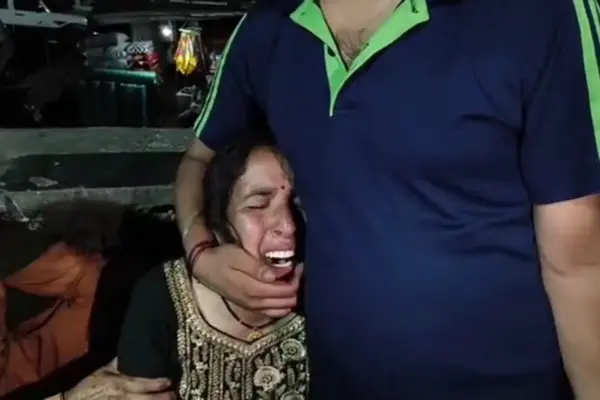 हिमाचल में 1 घंटे तक बच्ची तड़पती रही...देखने नहीं आए डॉक्टर, नर्स बोली-5 मिनट में आ रहे, इलाज के दौरान मौत, परिजनों का हंगामा