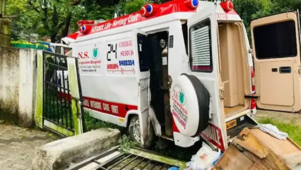 ആലപ്പുഴയില് കൊവിഡ് രോഗിയുമായി പോയ ആംബുലന്സ് അപകടത്തില്പെട്ടു, ഒരാള് മരിച്ചു