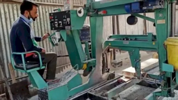 Manjur Ali कैसे बने कश्मीर के 'मंजूर पेंसिल'