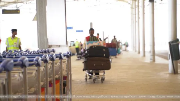 హైదరాబాద్ అంతర్జాతీయ విమానాశ్రయంలో 'స్మార్ట్ ట్రాలీలు'