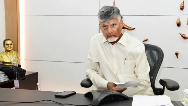 పెట్రోల్ బంకుల్లో 'నో స్టాక్' బోర్డులు కనిపించకూడదు: సీఎం