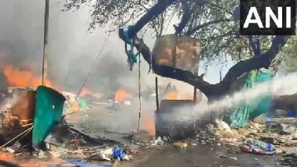 Massive fire breaks out in slums at Konsiwas Road in Rewari of Haryana