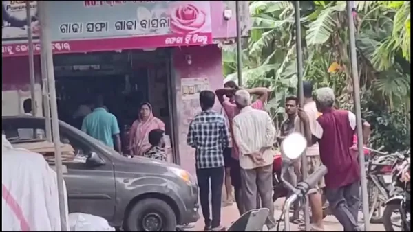 ଘର ଆଗରୁ ଲୁଟିନେଲେ ଗ୍ରୋସରୀ ଭର୍ତ୍ତି ପିକଅପ୍ ଭ୍ୟାନ୍, ତଦନ୍ତ କରୁଛି ପୋଲିସ