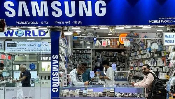 Samsung launches slimmest smartphone as races against rival Apple