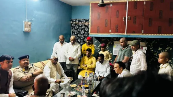 प्रसव के दौरान मां-बच्चे की मौत मामले में नेता प्रतिपक्ष ने परिजनों से की मुलाकात