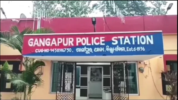 ସ୍ତ୍ରୀକୁ ଧାରୁଆ ଅସ୍ତ୍ରରେ ଆକ୍ରମଣ କଲା ସ୍ବାମୀ
