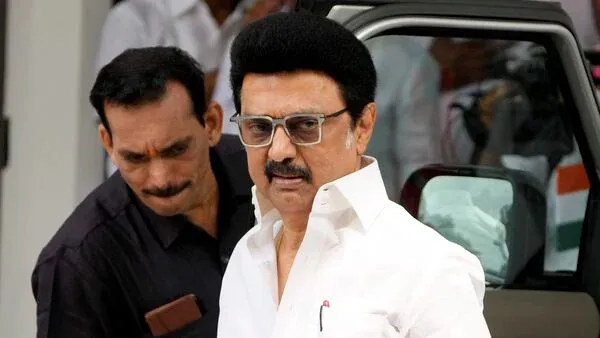 BREAKING: முதல்வர் பதவியை ராஜினாமா செய்தார் ஸ்டாலின். அரியணை ஏறும் விஜய்.!