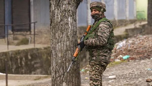 Soldier returning to duty from home goes missing in Kashmir