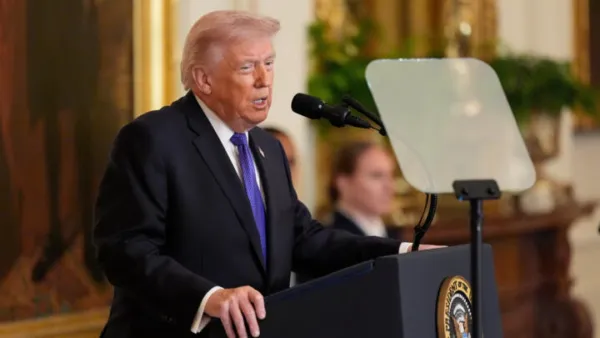 ڈونلڈ ٹرمپ ایران حملے کی وارننگ مشرق وسطیٰ میں بڑے پیمانے پر کشیدگی کے خدشات کو جنم دیتی ہے۔