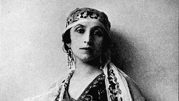 Opera and the colonial gaze