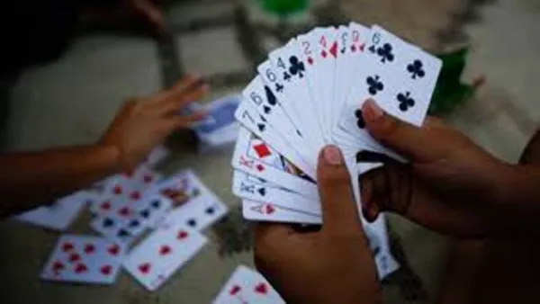સાધના કોલોનીમાંથી ચાર જુગારી ઝડપાયા