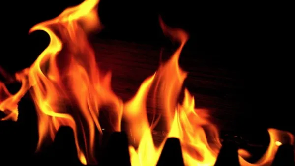 Massive fire breaks out in floating village of Malaysia, destroyed more than 200 houses