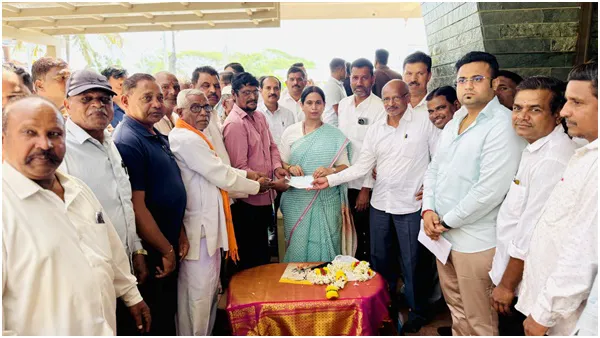 *ಕಂಗ್ರಾಳಿ ಶ್ರೀ ವಿಠ್ಠಲ ರುಕ್ಮಾಯಿ ದೇವಸ್ಥಾನದ ಅಭಿವೃದ್ಧಿಗಾಗಿ 11.50 ಲಕ್ಷ ರೂ.ಗಳ ಚೆಕ್ ಹಸ್ತಾಂತರಿಸಿದ ಸಚಿವೆ ಲಕ್ಷ್ಮೀ ಹೆಬ್ಬಾಳಕರ್*