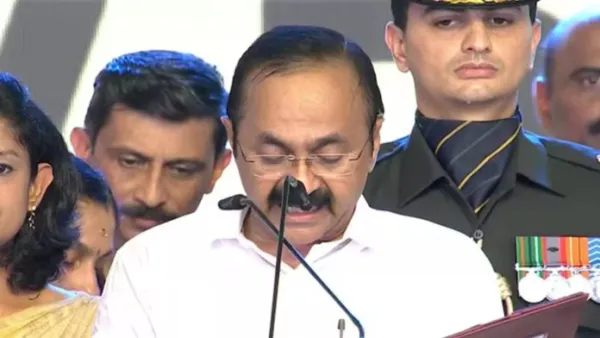 కేరళం సీఎంగా వీడీ సతీషన్ ప్రమాణ స్వీకారం