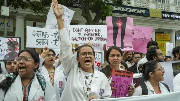 Doctor rape-murder case highlights: 'Stand with us until accused is caught,' victim's mother's emotional appeal to countrymen