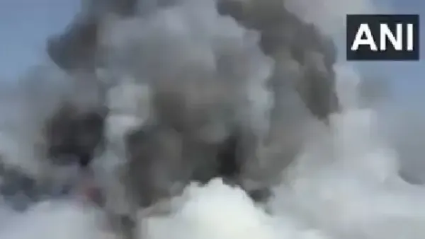 Fire breaks out in large garbage warehouse in Kakrala of Uttar Pradesh