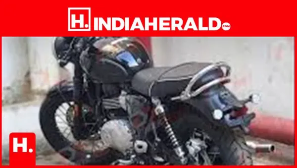 ️ Triumph's Retro-Style 400 Spotted Testing Ahead of Launch