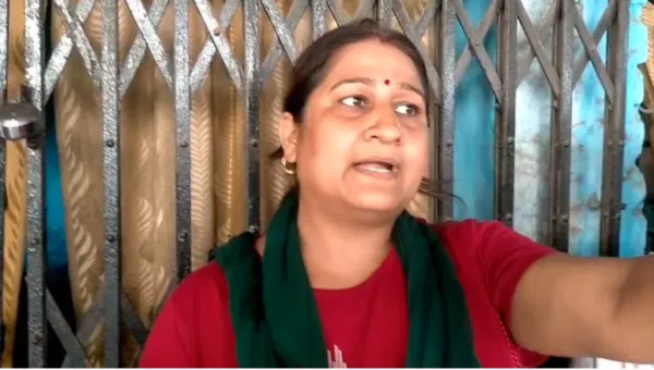 সাহাগঞ্জে হোটেলে 'মধুচক্র'-এর অভিযোগ ঘিরে বিক্ষোভ, পুলিশের বিরুদ্ধে নিষ্ক্রিয়তার অভিযোগ স্থানীয়দের