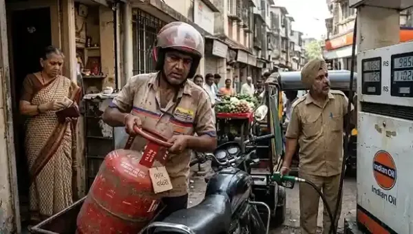 LPG Crisis। સામાન્ય જનતા પર મોંઘવારીનો ડબલ ડોઝ? કોમર્શિયલ ગેસ બાદ હવે ઘરગથ્થુ સિલિન્ડર અને પેટ્રોલડીઝલના ભાવ વધવાની તૈયારીમાં