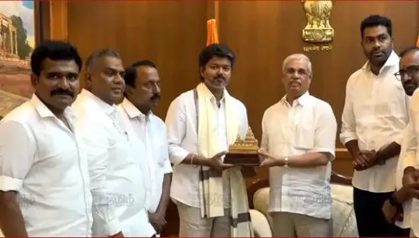 #BREAKING ஆட்சியமைக்க உரிமை கோரினார் விஜய்