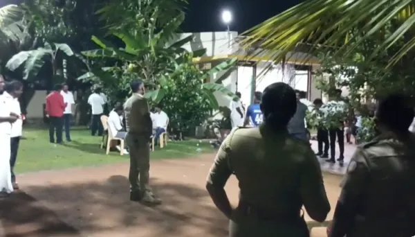 முன்னாள் சபாநாயகர் ஆவுடையப்பன் வீட்டில் ரெய்டு!
