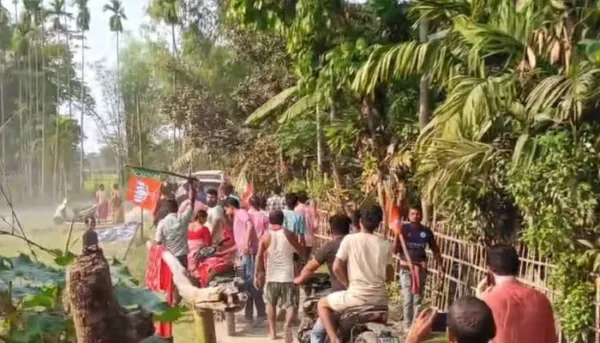 West Bengal: TMC workers attempt to disrupt a rally of BJP candidate in Coochbehar, get chased away with sticks