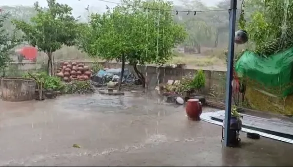 ગુજરાતના કેટલાક વિસ્તારોમાં ભર ઉનાળે અષાઢી માહોલ સર્જાયો