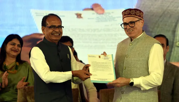 Chouhan unveils Rs 8000 cr worth rural road projects
