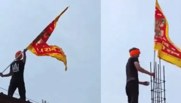 ഹനുമാന്‍ ജയന്തി ഘോഷയാത്രയ്ക്കിടെ ഡല്‍ഹിയില്‍ പള്ളിക്കു മുകളില്‍ കാവിക്കൊടി നാട്ടി ഹിന്ദുത്വ സംഘടനാ പ്രവര്‍ത്തകര്‍