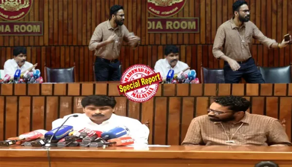 'കൊലയാളിയെ മന്ത്രി ഒപ്പമിരുത്തരുത്': മന്ത്രി ടി.സിദ്ദിഖിന്റെ വാര്‍ത്താ സമ്മേളനത്തില്‍ കടുത്ത പ്രതിഷേധവുമായി മാധ്യമ പ്രവര്‍ത്തകര്‍;   വാര്‍ത്താസമ്മേളനം ബഹിഷ്‌കരിക്കുമെന്ന് പ്രഖ്യാപനം; ഒടുവില്‍ നാണംകെട്ട് ഇറങ്ങിപ്പോയി ശ്രീറാം വെങ്കിട്ടരാമന്‍; തിരുവനന്തപുരത്ത് നാടകീയ രംഗങ്ങള്‍!