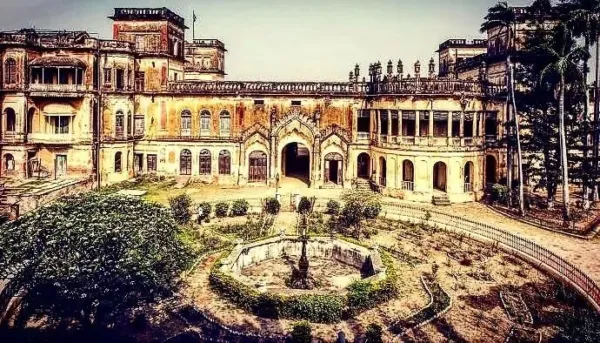 The Story Etched in Walls: Exploring the Mahmudabad Fort Sprawled Over 20 Acres