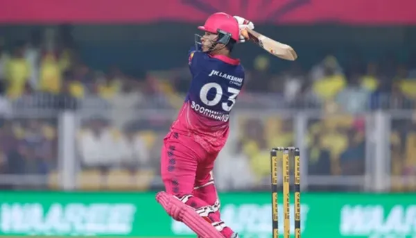 ബുമ്രയ്‌ക്കെതിരെ നേരിട്ട ആദ്യ പന്ത് തന്നെ സിക്‌സര്‍; പിന്നാലെ മറ്റൊന്ന് കൂടി ഗാലറിയിലേക്ക്; ഗുവാഹത്തിയില്‍ മഴയൊഴിഞ്ഞപ്പോള്‍ വൈഭവ് സൂര്യവന്‍ഷിയുടെ വെടിക്കെട്ട്; വൈറലായി വീഡിയോ