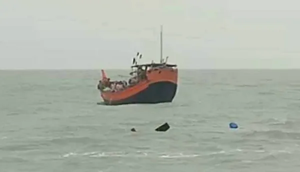 ಪಶ್ಚಿಮ ಬಂಗಾಳದಲ್ಲಿ ಟ್ರಾಲರ್ ದುರಂತ : 9 ಮೀನುಗಾರರ ಶವ ಪತ್ತೆ