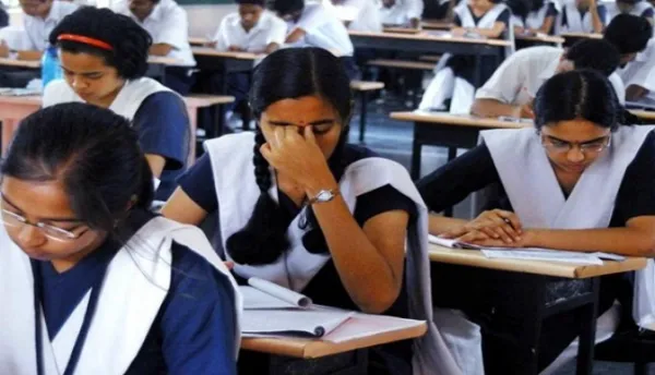 BIG NEWS : ರಾಜ್ಯದಲ್ಲಿ `SSLC-ದ್ವಿತೀಯ ಪಿಯುಸಿ' ಪರೀಕ್ಷೆ ಮುಂದೂಡಿಕೆ?