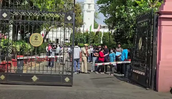 Delhi Assembly Security Breach: Car Rams Barricade, Leaves Bouquet Outside Speaker's Office; Accused Arrested