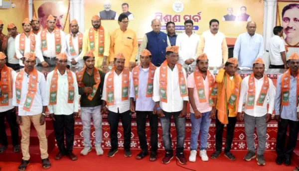 ବିଜେଡି ଓ କଂଗ୍ରେସ ଛାଡି ବିଜେପିରେ ସାମିଲ