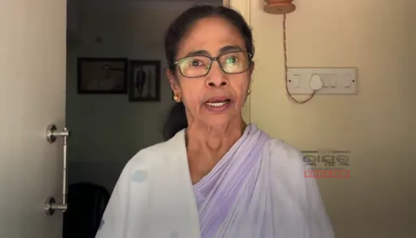 'We'll Win After Sunset': Mamata Tells TMC Workers Not to Lose Hope as BJP Storms Into Trinamool Strongholds