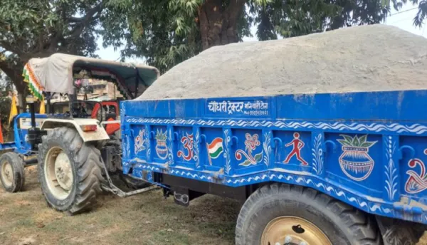 ପୋଲିସର ଚଢ଼ାଉ ୭ ବାଲି ବୋଝେଇ ଟ୍ରାକ୍ଟର ଜବତ