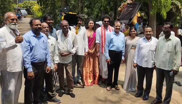ఆంధ్రాకు సినీ పరిశ్రమ : మధుమోహనకృష్ణ