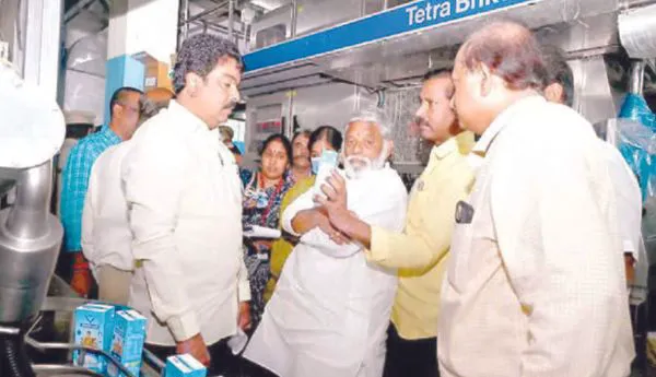 విశాఖ డెయిరీపై విచారణ బుట్టదాఖలేనా!