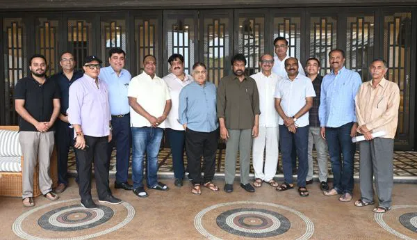 నివేదిక వచ్చేవరకూ పాత పద్ధతిలోనే ప్రదర్శనలు
