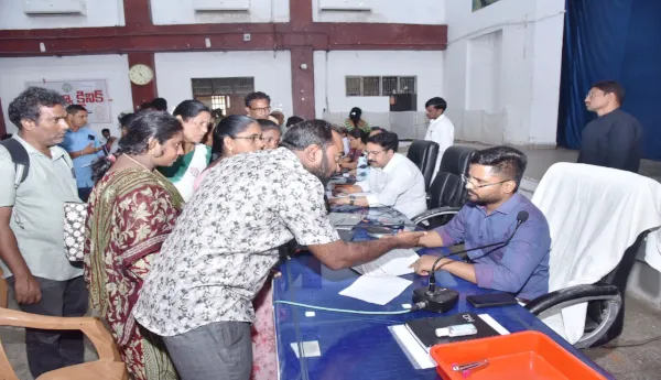 హెల్పర్లకు పెండింగ్ లో ఉన్న ప్రమోషన్లు ఇవ్వాలి : జేసీకి అంగన్వాడీ యూనియన్ వినతి