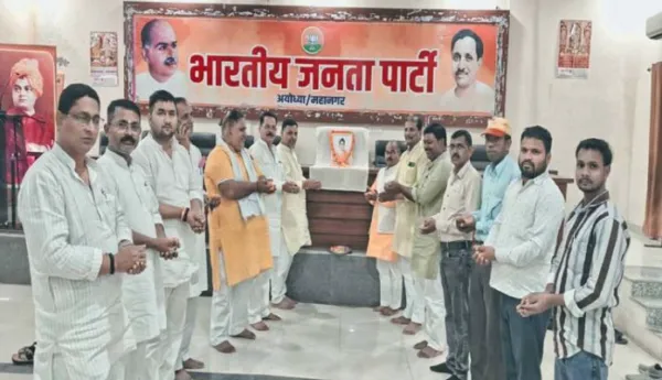 बुद्ध पूर्णिमा पर भाजपाईयों ने किया भगवान बुद्ध को नमन
