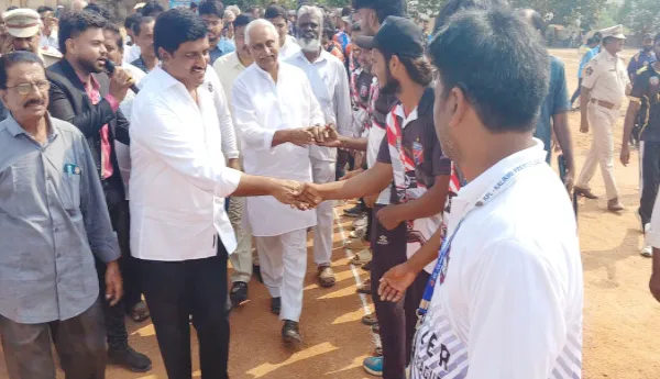 కేపీఎల్ క్రికెట్ టోర్నమెంట్ ప్రారంభించిన నల్లారి సోదరులు