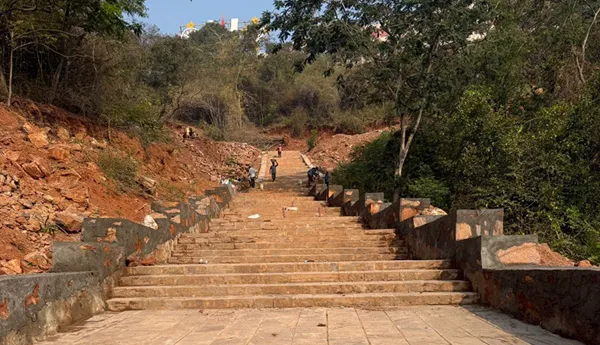 పలు అభివృద్ధి పనులకు మంత్రి ఆనంచే శ్రీకారం