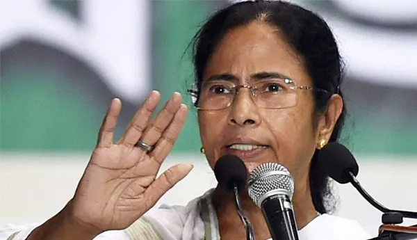 'ఎస్ఐఆర్` పేరుతో ఓట్లను దొంగతనం చేశారు : మమతా