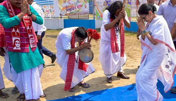 భబానీపూర్‌ అసెంబ్లీ స్థానానికి మమతా నామినేషన్‌